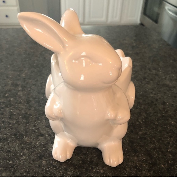 Ceramic Bunny pulling an Easter Egg - Picture 3 of 11